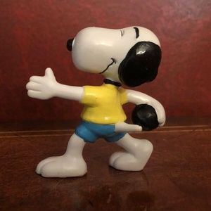 1966 Vintage Snoopy Toy, United Feature Snoopy bowling Toy Action Figure